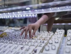Harga Emas Perhiasan Hari Ini 13 Juni 2026 Melonjak Tajam! Cek Rincian Lengkap Semua Karat