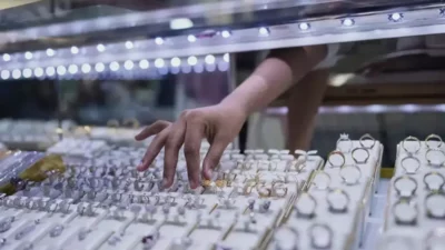 Harga Emas Perhiasan Hari Ini 13 Juni 2026 Melonjak Tajam! Cek Rincian Lengkap Semua Karat