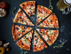 Rahasia Pizza Homemade Super Lezat: Resep Adonan Empuk & Topping Kekinian!
