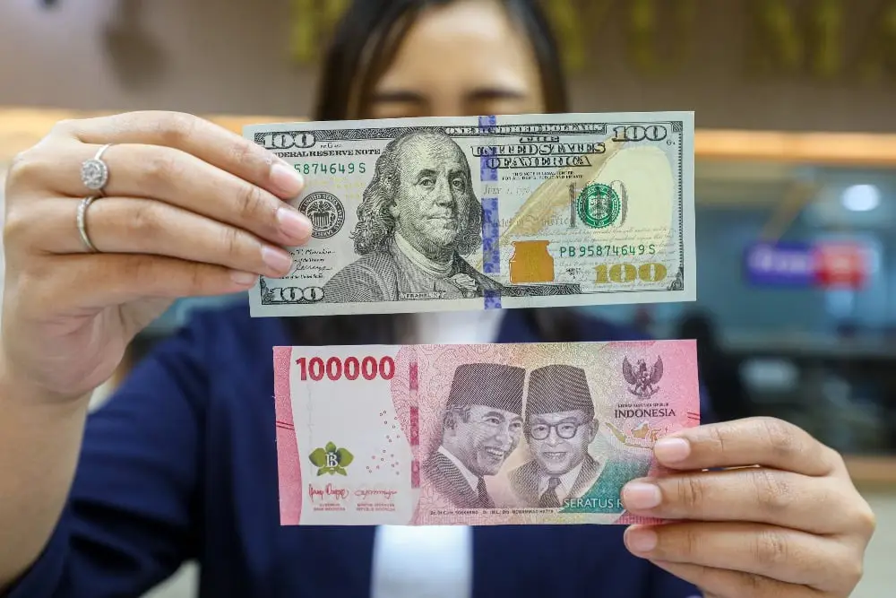 Rupiah Berjuang di Tengah Badai Global dan Inflasi Domestik: Analisis Mendalam Prospek Semester II 2026