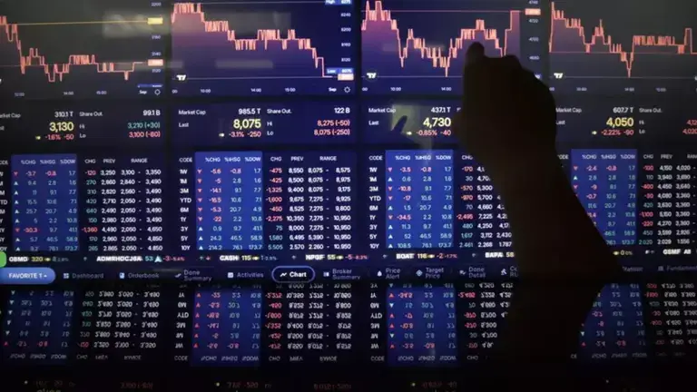 Saham BBCA Anjlok 6,33% ke Rp5.550: Transaksi Membludak di Tengah Gejolak Pasar