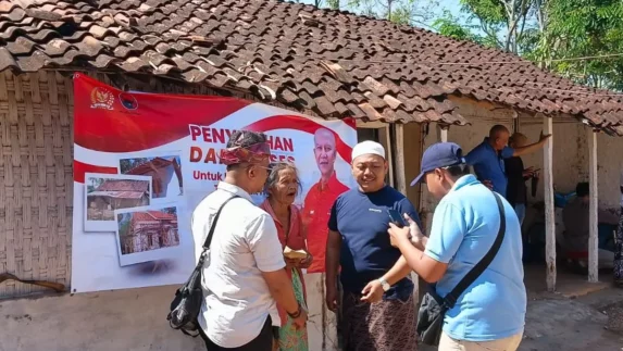 Bantu Warga Miskin, Said Abdullah Salurkan Uang Reses DPR RI untuk Bedah Rumah di Sumenep