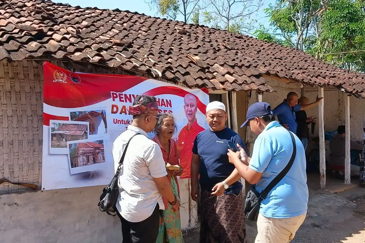 Bantu Warga Miskin, Said Abdullah Salurkan Uang Reses DPR RI untuk Bedah Rumah di Sumenep