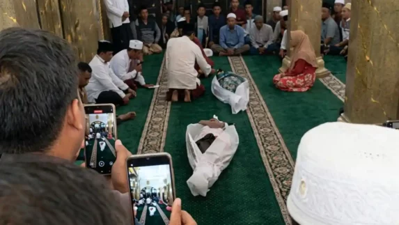 Gara-gara Tuduhan Sihir, Dua Warga di Sumenep Jalani Sumpah Pocong di Masjid