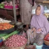 Harga Bawang Merah di Sumenep Merosot Drastis, Cabai Rawit Malah Meroket Lagi!