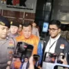 Diduga Terlibat Suap Jual Beli Jabatan, KPK Resmi Tahan Bupati dan Sekda Kuansing