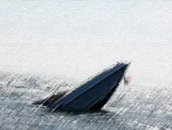 Perahu Fiber Karam di Perairan Pragaan Sumenep, Seorang Nelayan Lansia Meninggal Dunia