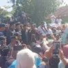 Ribuan Pegawai SPPG Kepung DPRD Pamekasan, Desak Program Makan Bergizi Gratis Tetap Dilanjutkan
