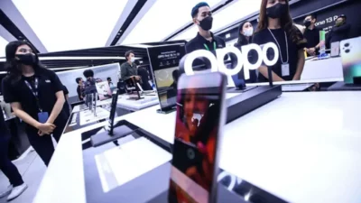 Spesifikasi dan Harga OPPO Reno 16 Terbaru: Si Fotografer AI Canggih di Genggaman!