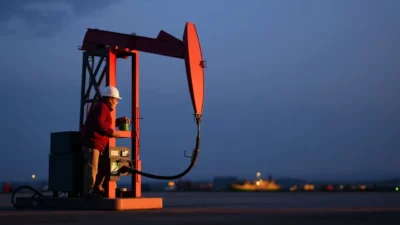 Harga Minyak Dunia 3 Juli 2026: Brent Bertahan di US$72, Optimisme Damai AS-Iran Jadi Kunci!