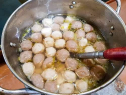 Resep Kuah Bakso Bening, Gurih, dan Segar: Rahasia Dapur ala Pedagang!