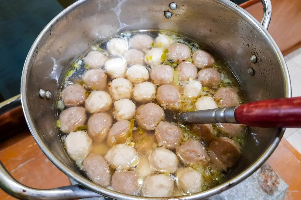 Resep Kuah Bakso Bening, Gurih, dan Segar: Rahasia Dapur ala Pedagang!