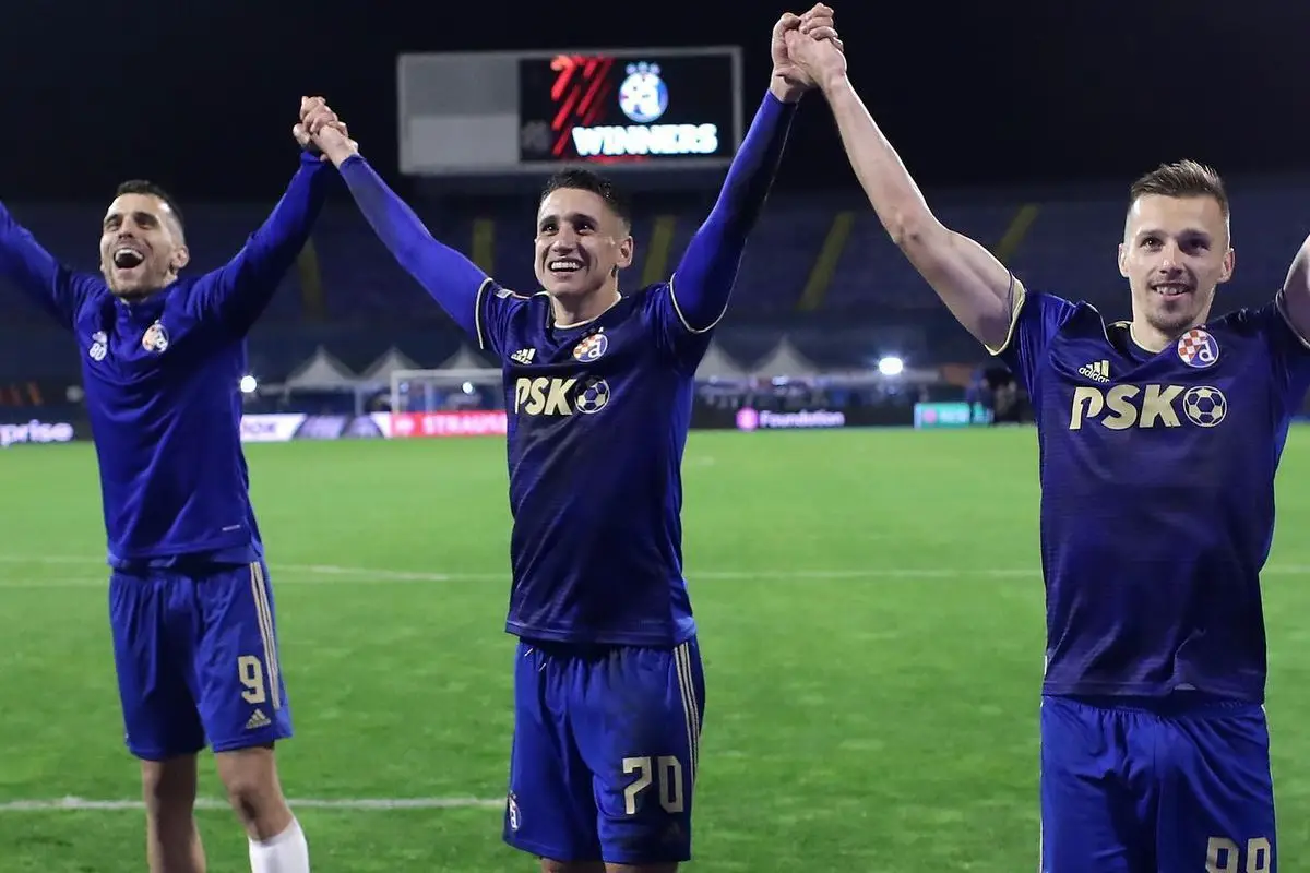 RESMI! Luka Menalo Merapat ke Persib Bandung: Profil Lengkap, Jejak Karier Gemilang, dan Peran Krusialnya