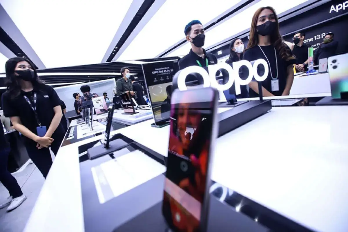 Spesifikasi dan Harga OPPO Reno 16 Terbaru: Si Fotografer AI Canggih di Genggaman!