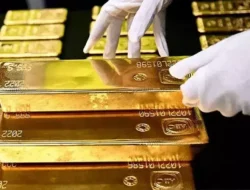 Harga Emas Dunia Terbang ke USD 4.400, Sinyal Jenuh Beli Mulai Mengintai Investor
