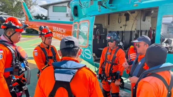 KMP Putri Yasmin Terbakar di Selat Lombok, 131 Orang Dievakuasi Darurat!