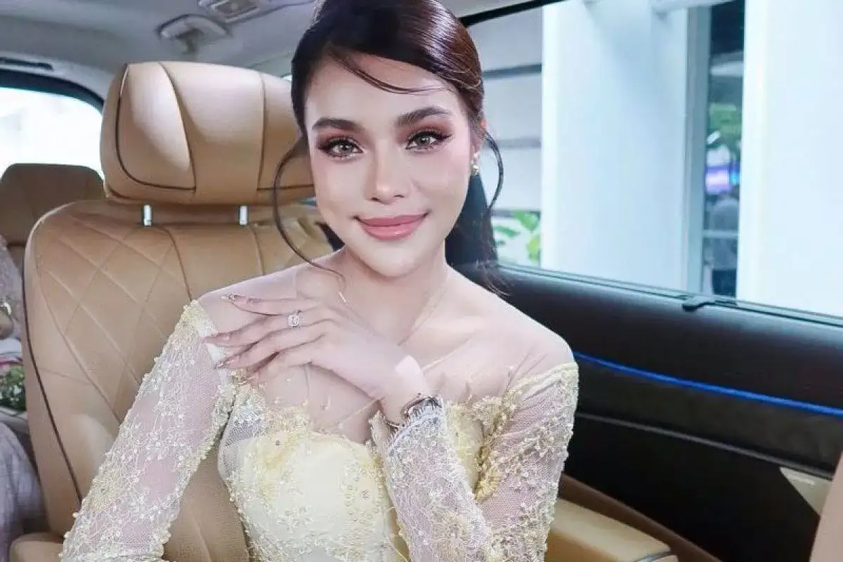 Kabar duka, Putri Andriani Juficha Miss Earth Indonesia 2025 meninggal dunia tepat pada hari ulang tahunnya yang ke-26.