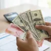 Kurs Rupiah Hari Ini 12 Agustus 2026: Dolar AS Bergerak di Rp17.869, Cek Perbandingannya di BCA, Mandiri, dan BNI!
