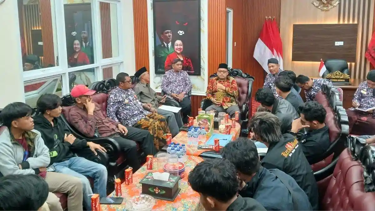 Marak di Medsos, Mahasiswa Gedor DPRD Sumenep Desak Regulasi Pencegahan LGBT