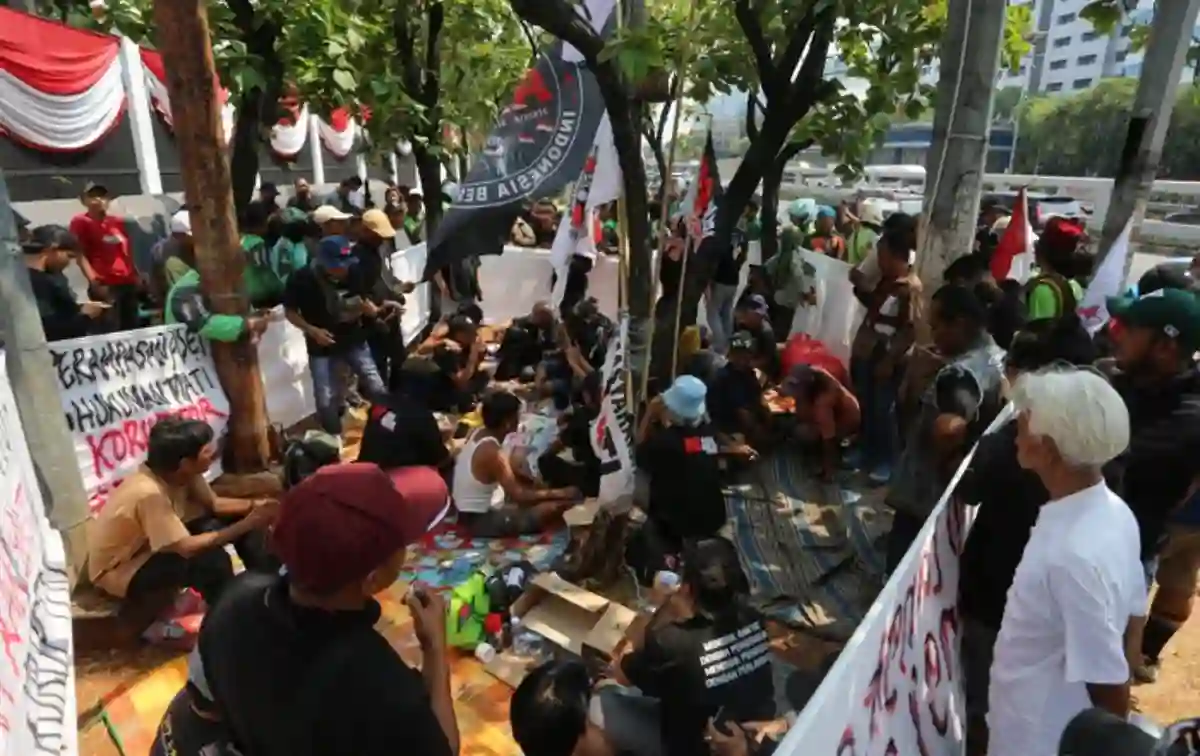 Persiapan Massa AMPB Jelang Aksi Damai di Depan Gedung DPR, Ini Suasananya