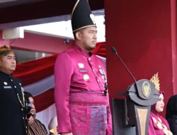 Pimpin Upacara HUT ke-81 RI, Bupati Sumenep Ajak Masyarakat Isi Kemerdekaan Lewat Karya Nyata  Meta