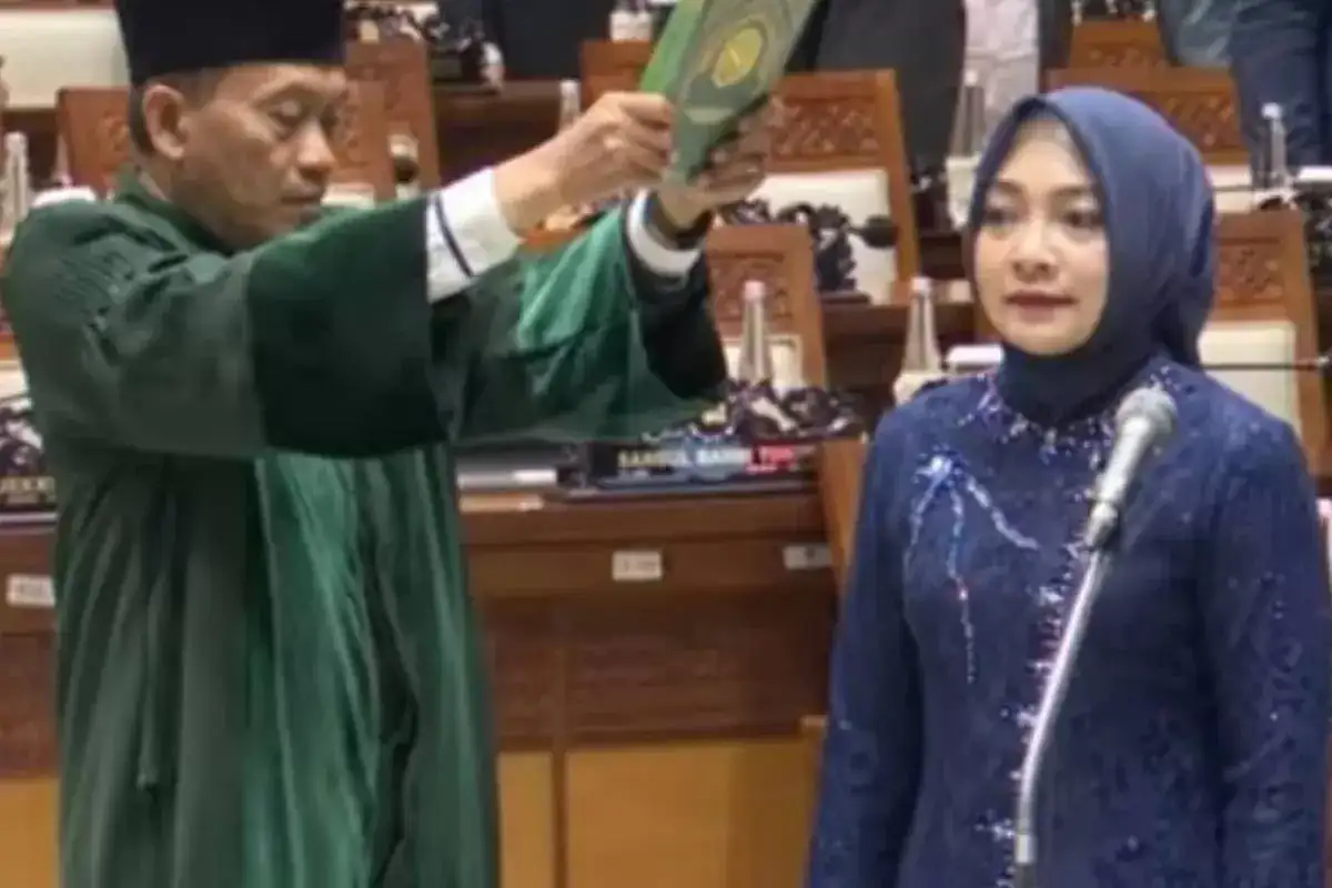 Resmi Dilantik Jadi Anggota DPR RI Gantikan Almarhum Tamanuri, Ini Profil Nessy Kalviya