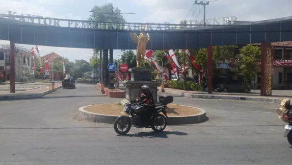 Upacara HUT RI ke-81 di Kantor Pemkab Sumenep, Polisi Alihkan Arus Lalin Jalan Dr. Cipto: Cek Jalur Alternatifnya!