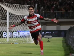 Drama di Pamekasan: Madura United Comeback 2-1 Atas PSIM, Gali Freitas Jadi Pahlawan