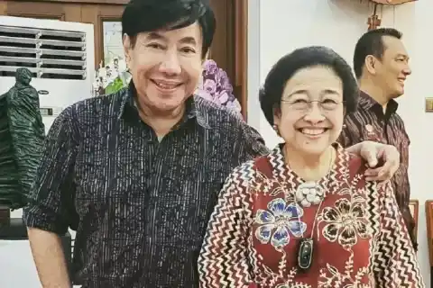 Berita Duka: Guruh Soekarnoputra Tutup Usia, PDIP Kibarkan Bendera Setengah Tiang