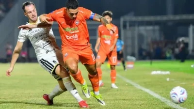 Borneo FC vs Dewa United: Gol Cepat Johnathan Bungkam Pendukung Tuan Rumah di Babak Pertama