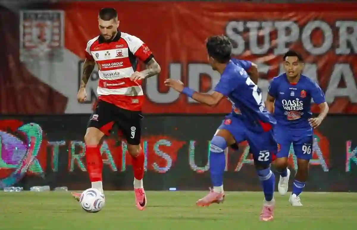 Brace Dimitar Mitkov Bawa Madura United Tundukkan Persijap Jepara 2-0 di SGMRP