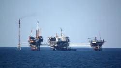 Harga minyak dunia hari ini 17 September 2026 melemah ke kisaran US$105 per barel setelah rencana pemulihan pipa Arab Saudi dan data persediaan AS