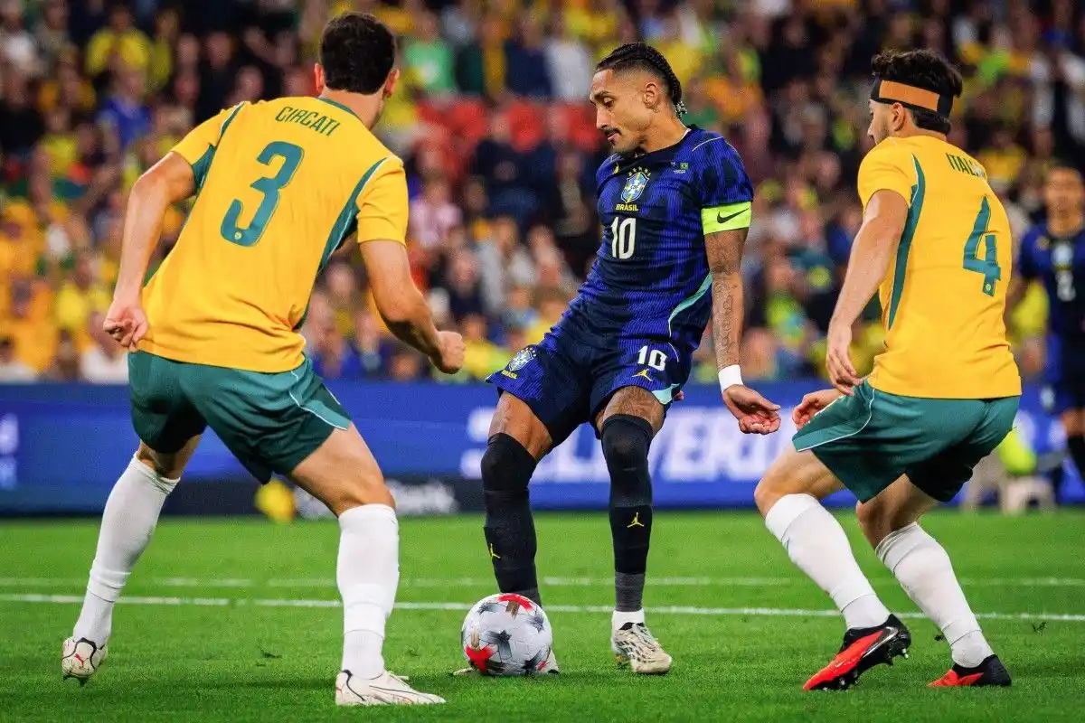 Hasil Australia vs Brasil 2-4: Vinicius Jr Pimpin Kemenangan Tim Samba dalam Hujan 6 Gol