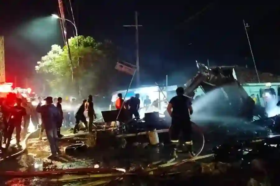 Kebakaran Hebat di Pabian Sumenep: Warung Nasi dan Bengkel Ludes, Uang Tunai Rp10 Juta Hangus