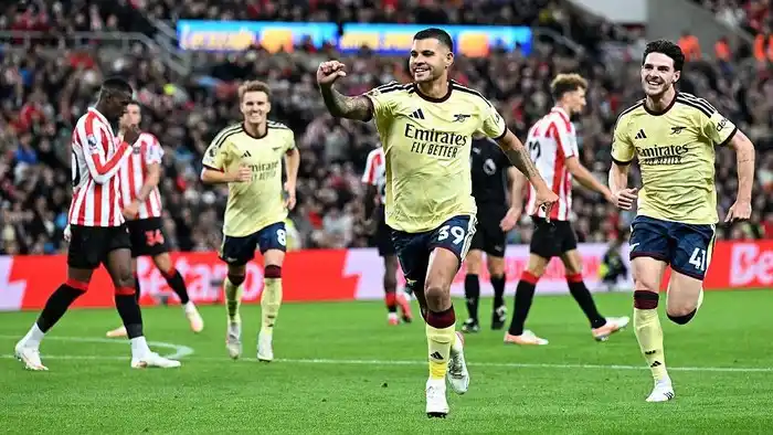 Update klasemen dan hasil Liga Inggris 2026 setelah Arsenal taklukkan Sunderland 2-0 lewat gol Bruno Guimaraes dan Bukayo Saka.