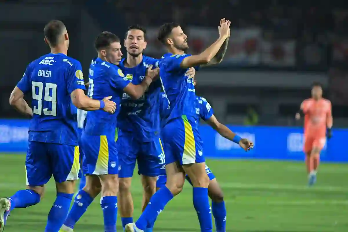 Persib Bandung Hajar PSM Makassar 3-1 Maung Bandung Sempurna di Laga Perdana