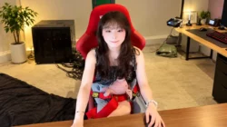 Bayar Rp115 Ribu Bikin Streamer China Jungkir Balik, Aksi Viral Ini Tuai Kontroversi