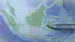 Gempa Dangkal M 4,1 Guncang Kota Bogor, Getaran Terasa hingga Pamijahan! -->