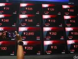 IHSG Anjlok Tajam hingga 2,2% ke Level 5.812, Simak Sentimen Penyebabnya