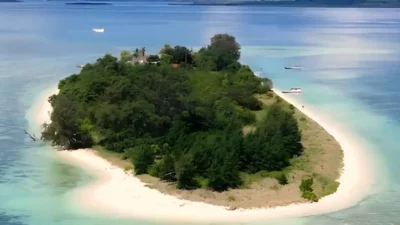 Investor Prancis Tertarik Kelola Pulau Sitabok Sumenep Jadi Wisata Halal Bebas Alkohol dan Bikini