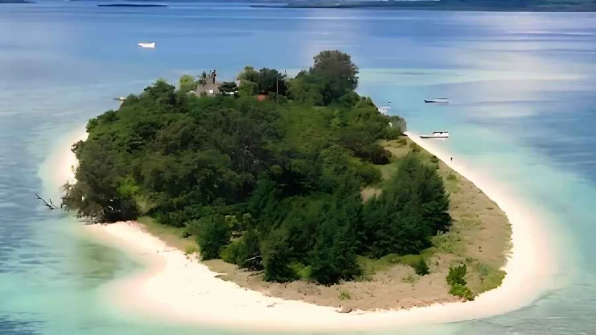 Investor Prancis Tertarik Kelola Pulau Sitabok Sumenep Jadi Wisata Halal Bebas Alkohol dan Bikini