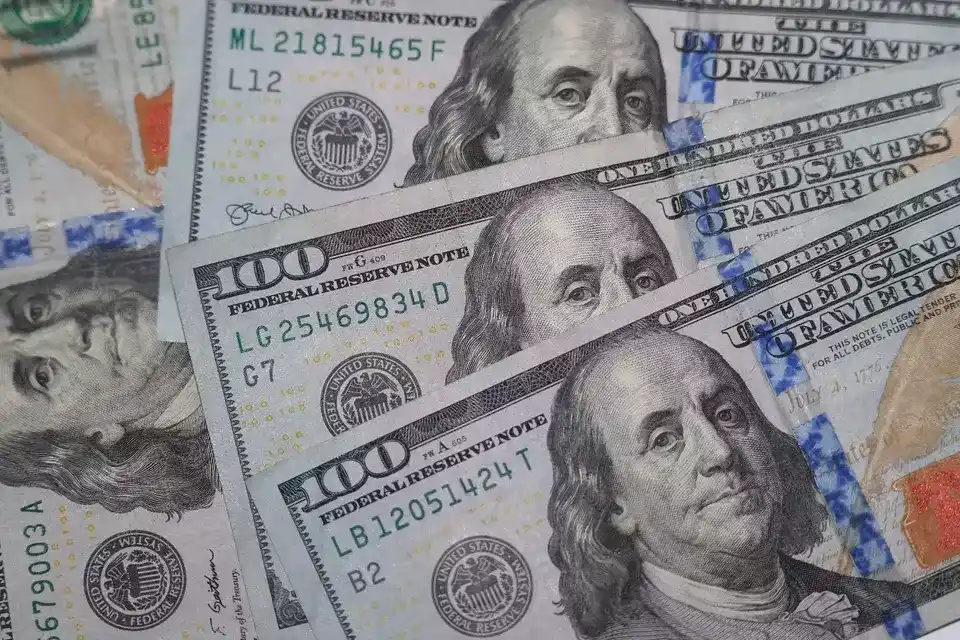 Rupiah Anjlok Awal Pekan! Cek Update Kurs Dolar AS di BCA, Mandiri, BRI, dan BNI Hari Ini
