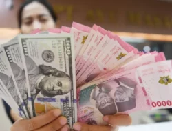 Rupiah Melemah Tipis ke Rp17.903 per Dolar AS, Tertekan Geopolitik dan Menanti Data Inflasi AS