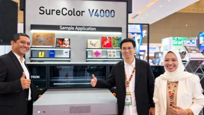 Targetkan Pasar Personalisasi, Epson Rilis Printer UV Flatbed SureColor V4000 yang Lebih Ringkas